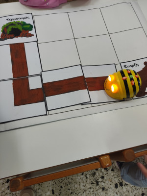 Η μικρή αρκούδα ψάχνει τη φωλιά της