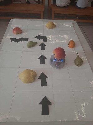 "Μισό και μισό= ένα φρούτο!"