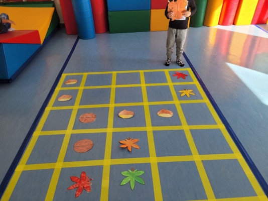 "Lo scoiattolo Croc e il bosco in autunno"