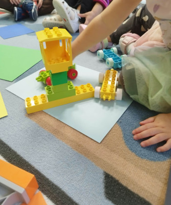 Ar LEGO DUPLO kaladėlės turi spalvą?