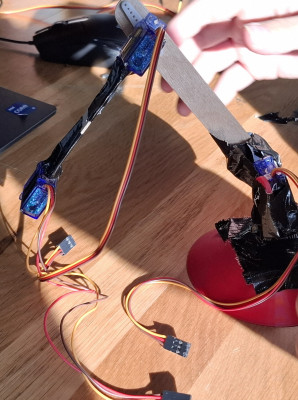 Robotik Kollarla Devrelerin Çalışmasını Keşfediyoruz