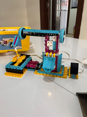 Smart Sewing Machine: Automation with LEGO