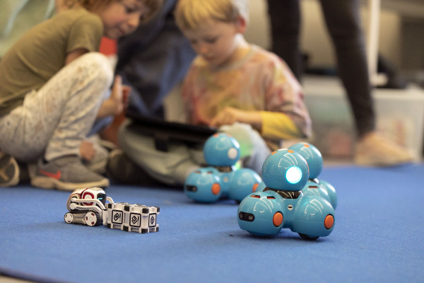 Mitmach-Festival 2025: Kleine Fahrroboter ganz groß - Triff die Roboter-Familie und lass die Reifen quietschen!