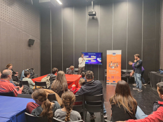 Moms and Daughters in the World of Robotics