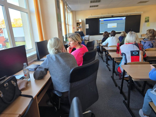 DIGITĀLO PRASMJU ATTĪSTĪBA PEDAGOGIEM.  MĀCĪBAS PAR VALSTS IZSTRĀDĀTAJĀM INTERAKTĪVAJĀM MĀCĪBU PLATFORMĀM  UN MĀCĪBU VADĪBAS PLATFORMĀM TO PLAŠĀKAI IZMANTOŠANAI.