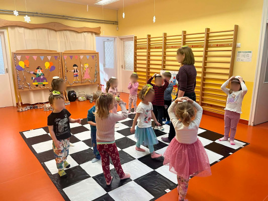 Sakkpalota program- nagymozgásos játék