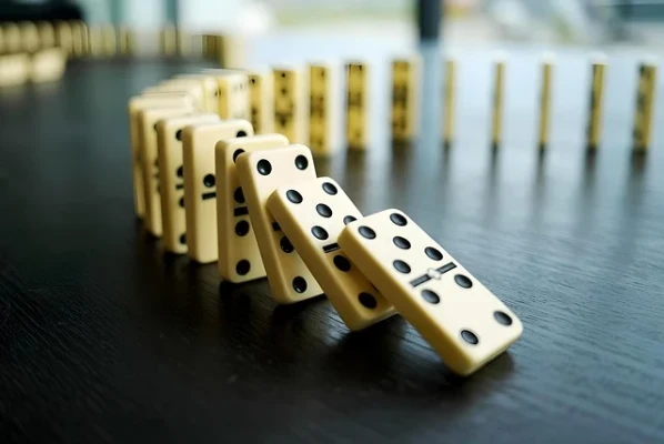 IL DOMINO DELL'ALLEGRIA