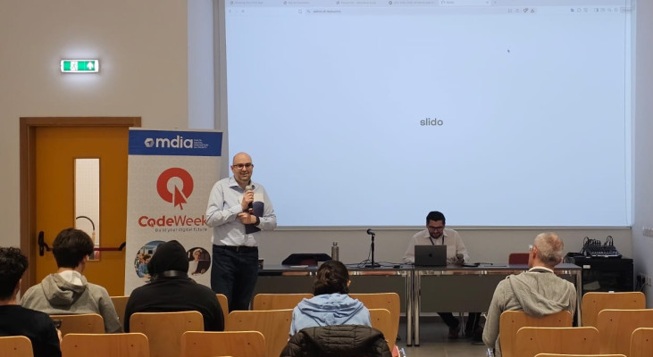 Learning to Learn: An introduction to AI and Machine Learning