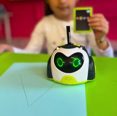 Kodlayan Robot ile Geometrik Şekiller Çiziyoruz