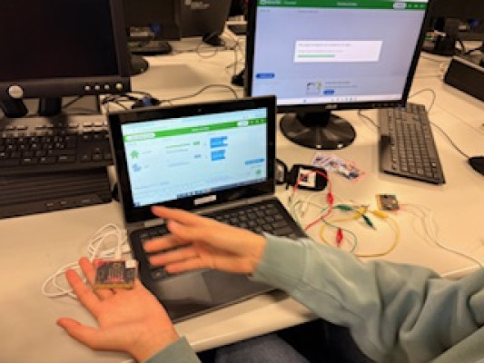 Introducción al Machine Learning con micro:bit y robots Maqueen