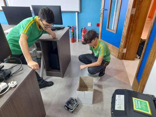 Maze Solving - Wall Following