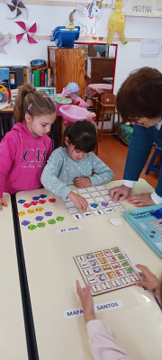 Jogos que Fazem Pensar: Lógica, Comunicação e Cooperação