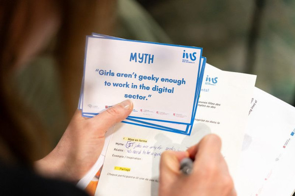 Le rôle des entreprises pour promouvoir les carrières STIM - Journée d'immersion Girls4STEM