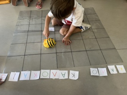 Ένα Καλοκαιρινό Μήνυμα από τη Bee Bot!
