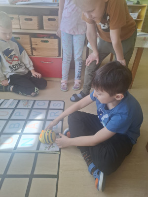 Lasītprasmes attīstība izmantojot Bee-Bot robotu