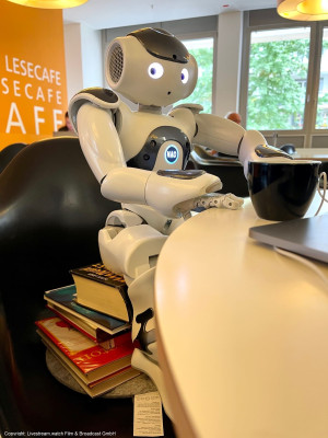 Ada lädt ein: "Buntes Mitmachprogramm mit unserer Roboterdame“