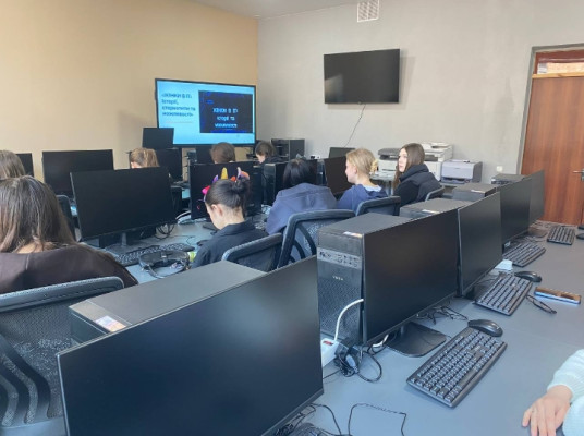 «Жінки в ІТ: історії, стереотипи та можливості»