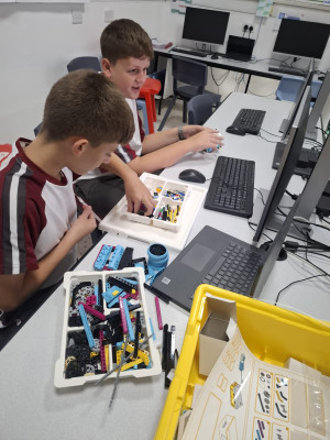 Collaborating with Lego SPike