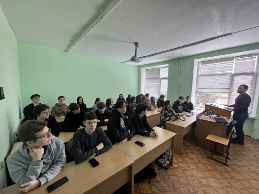 Виховна година "Чому саме програмування?"