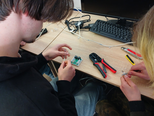 Майбутні програмні інженери опанували монтаж локальних мереж