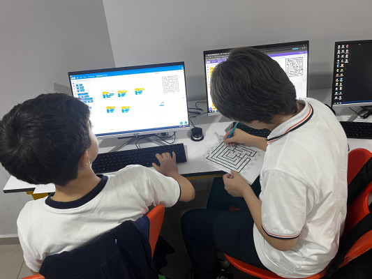 eTwinning ile Okula Dönüş Robot Rota Kodlama