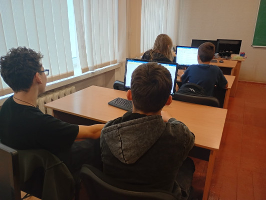 Подорожі та пізнання України