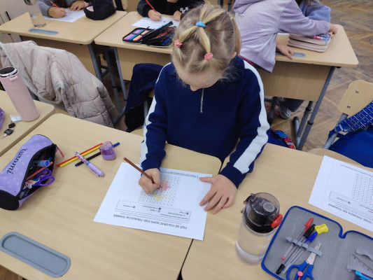 Math and Art in 1st Grade: Autumn Leaf Pixel Challenge